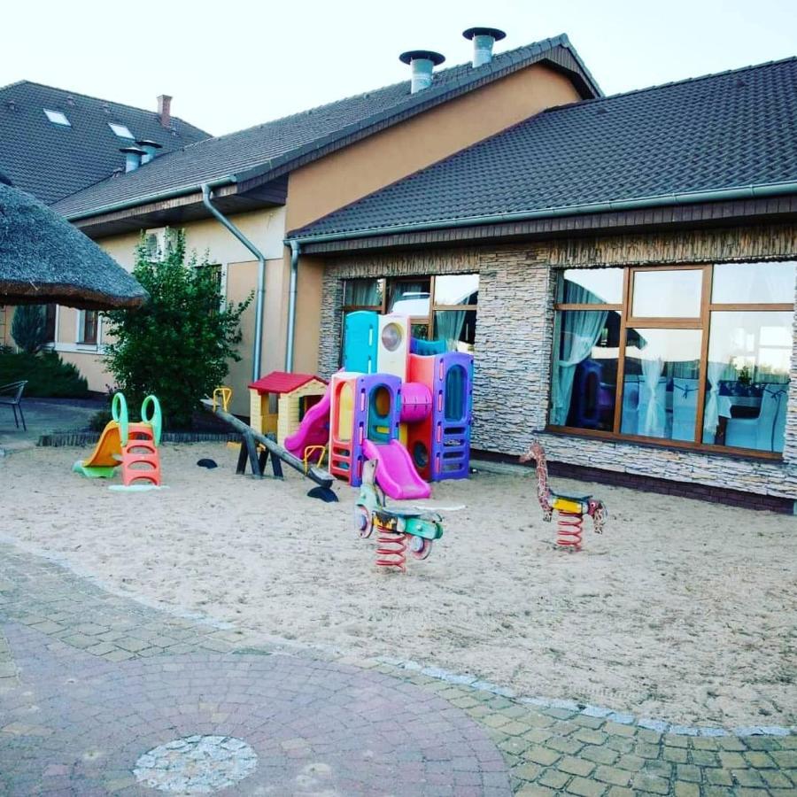 Hotel Magnat Slupca Bagian luar foto