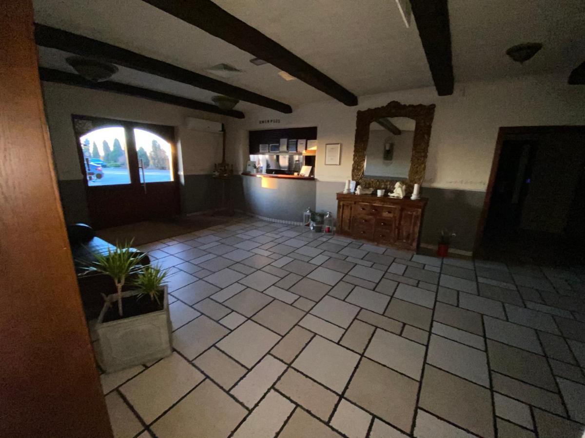 Hotel Magnat Slupca Bagian luar foto