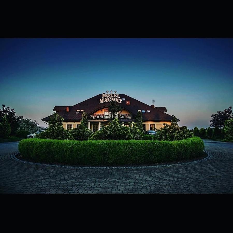 Hotel Magnat Slupca Bagian luar foto