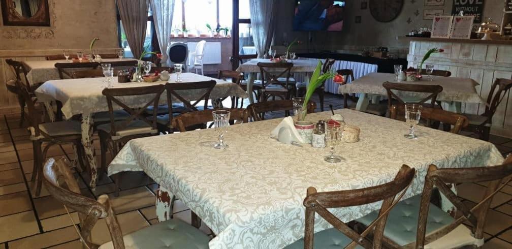 Hotel Magnat Slupca Bagian luar foto