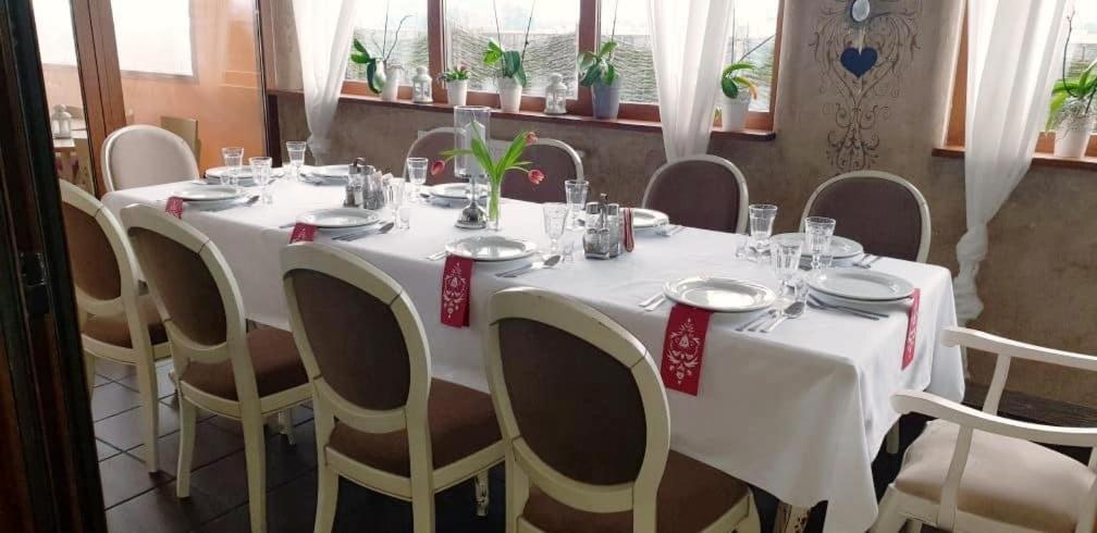 Hotel Magnat Slupca Bagian luar foto